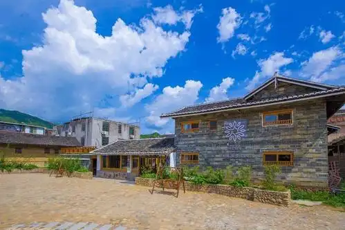 黑山谷紫玫瑰客栈